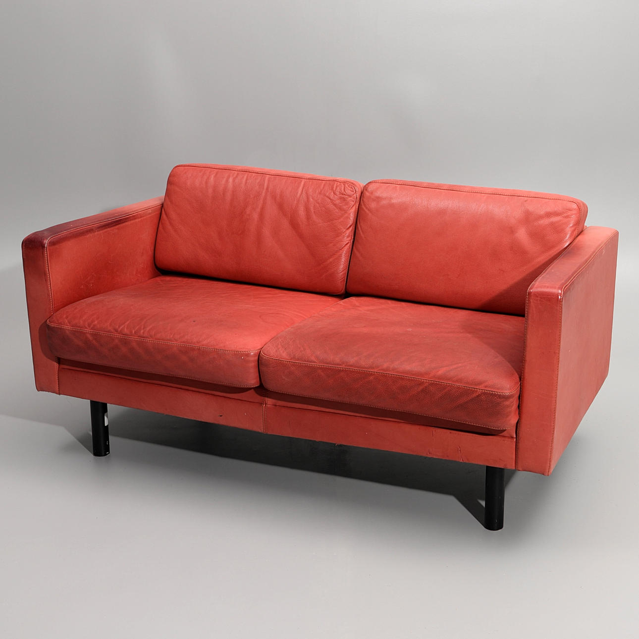 JOC, sohva, punainen nahka.