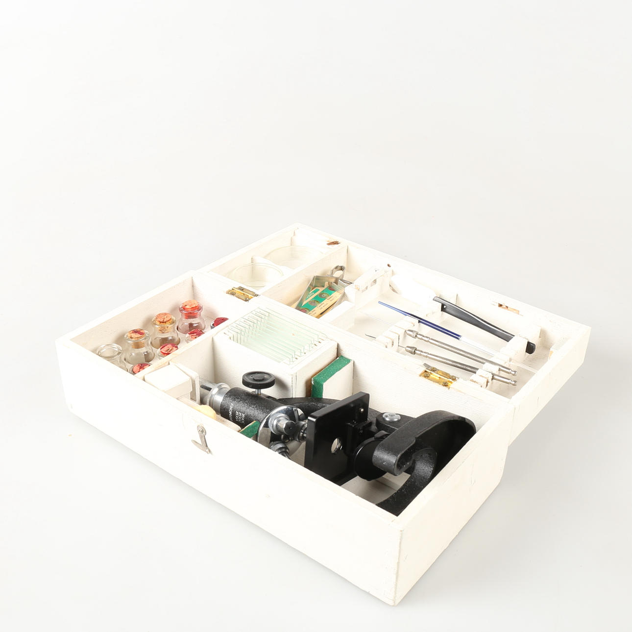 MIKROSKOP "Harmony" med tillbehör.