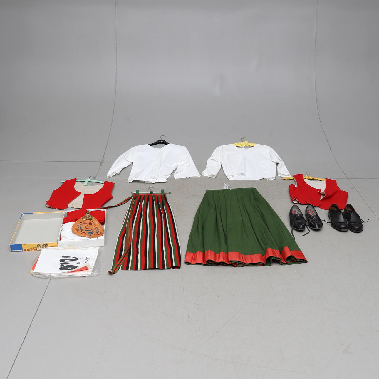 FOLKDRÄKT, Vånga, Östergötland.