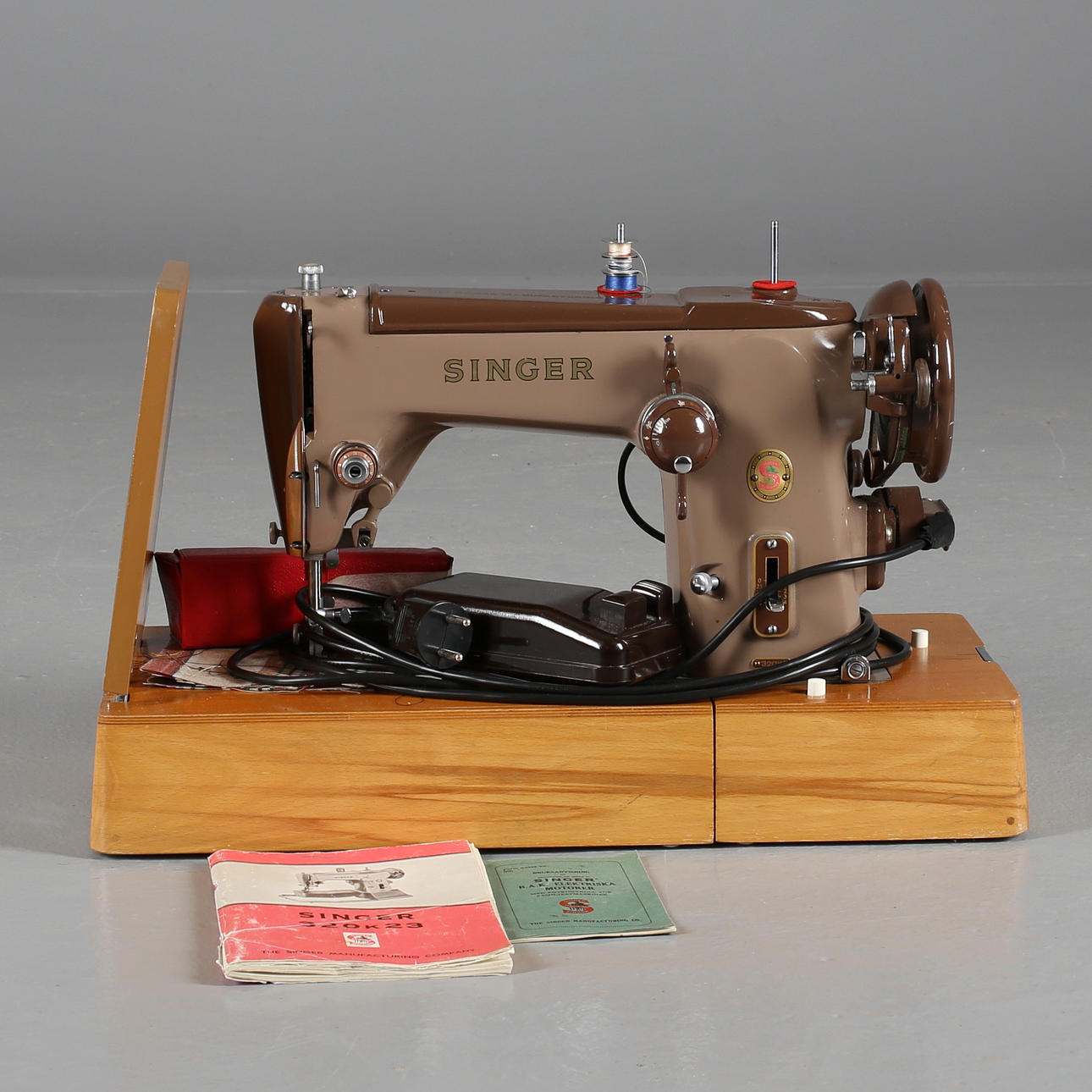 SEWING MACHINE, Singer, model 320 K23, 1950s.