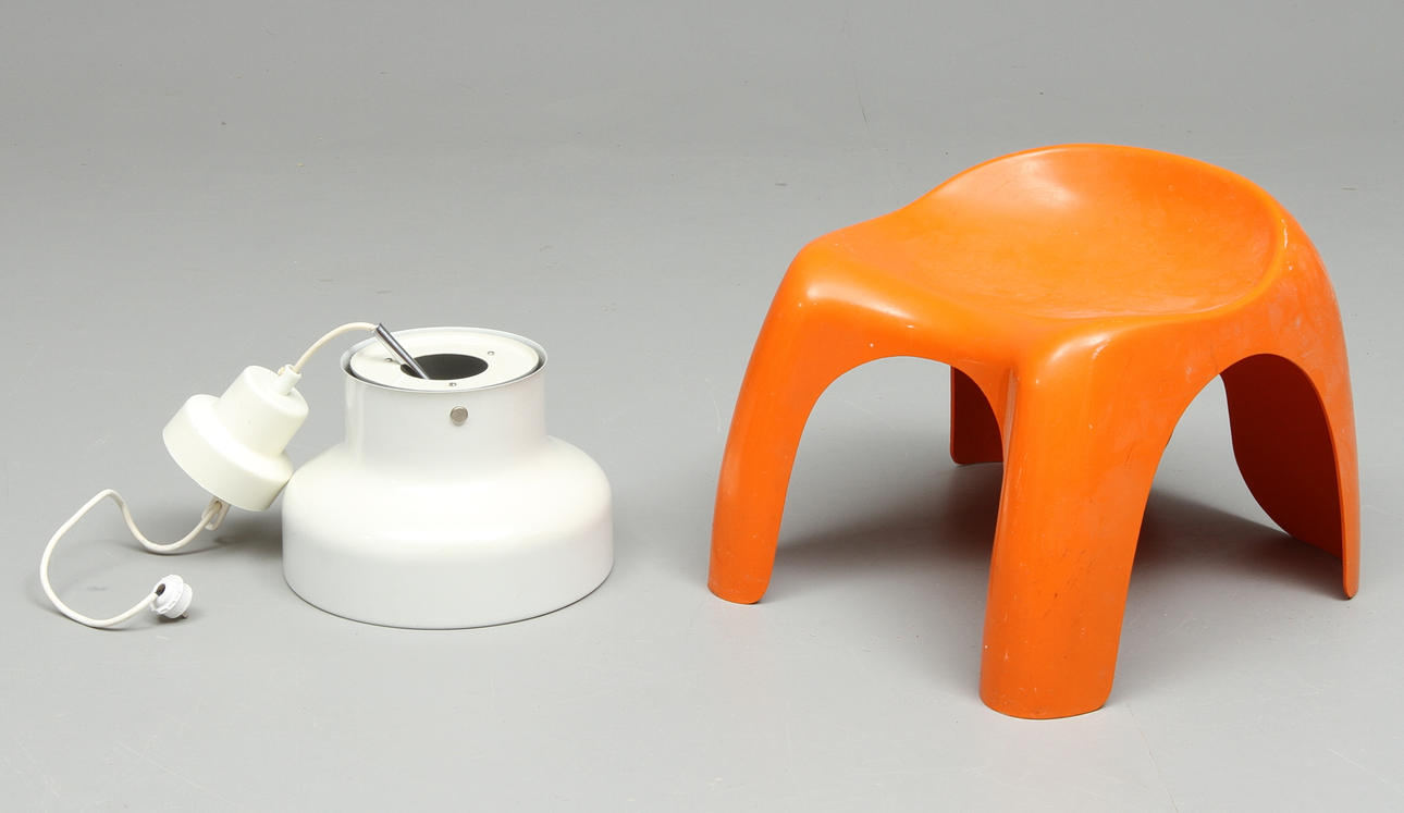 PALL, plast, Stacy Dukes "Efebino", Italien samt TAKLAMPA, "Bumling", Ateljé Lyktan.