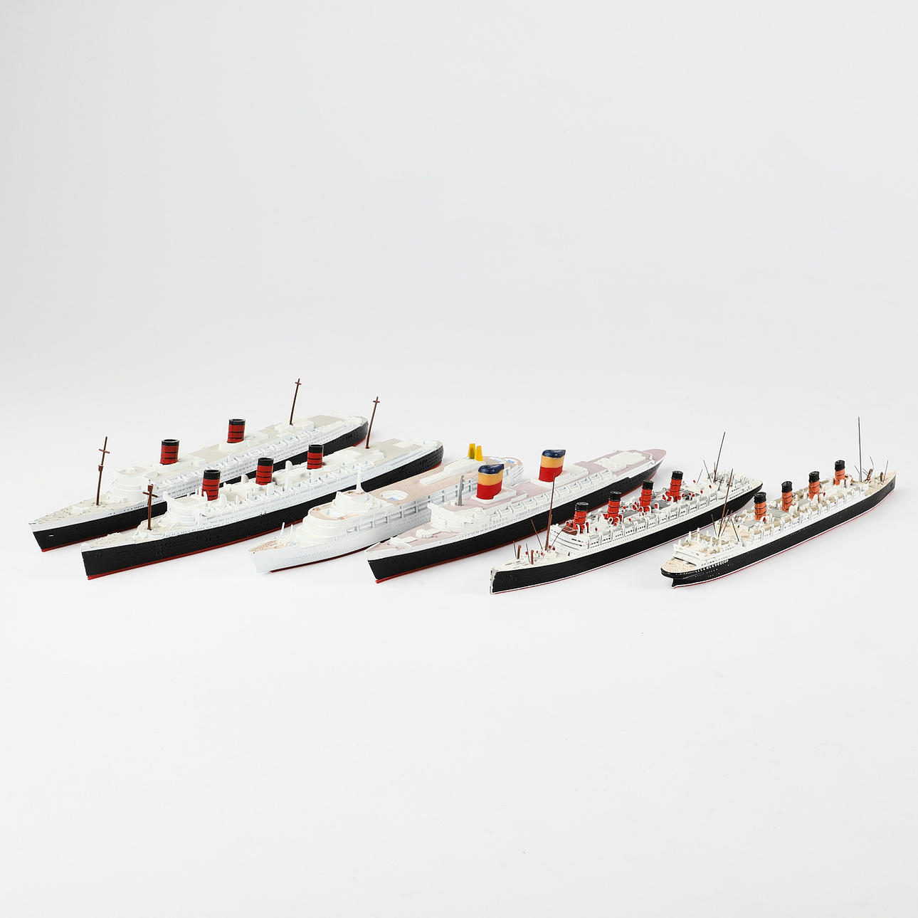 MODELOS DE BARCOS, 6 piezas, i.a. mini barcos.