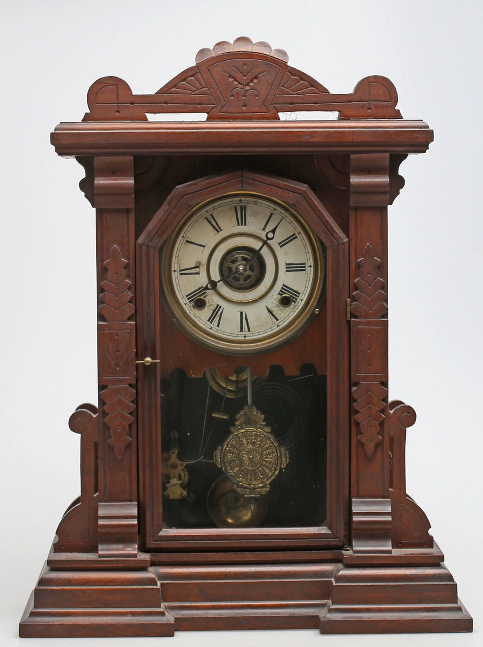 BORDSPENDYL, renässansstil, etikettmärk Lovell Manufacturing Company, Erie Penn, 1800/1900-tal.