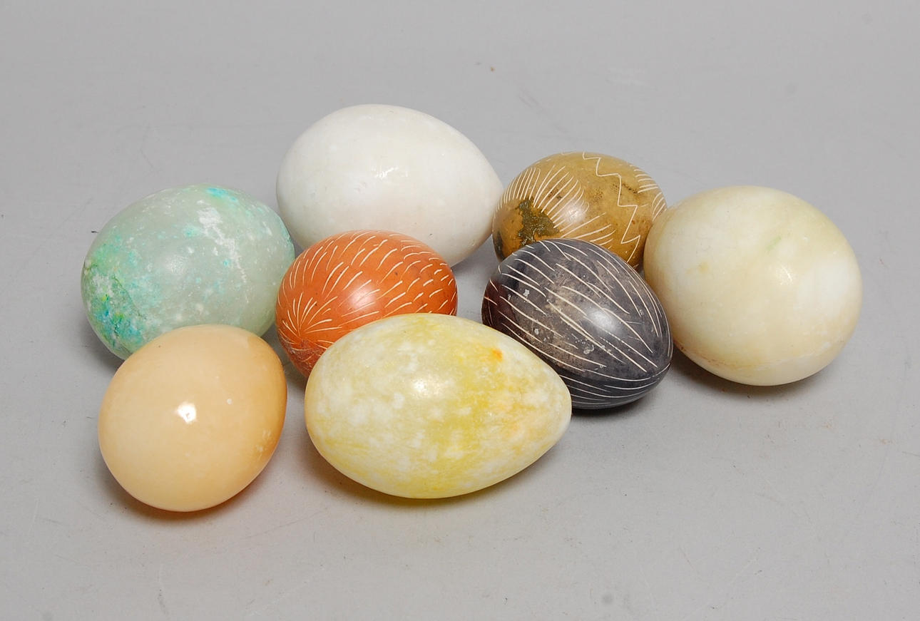 ÄGG sten , 8 delar, 1900-tal.