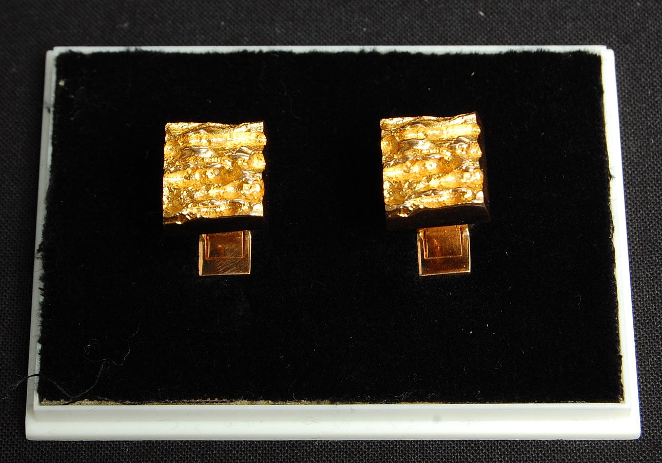 BJÖRN WECKSTRÖM. manschettknappar, 14 K, guld " Ounas " Kruunu -koruoy, Helsingfors.