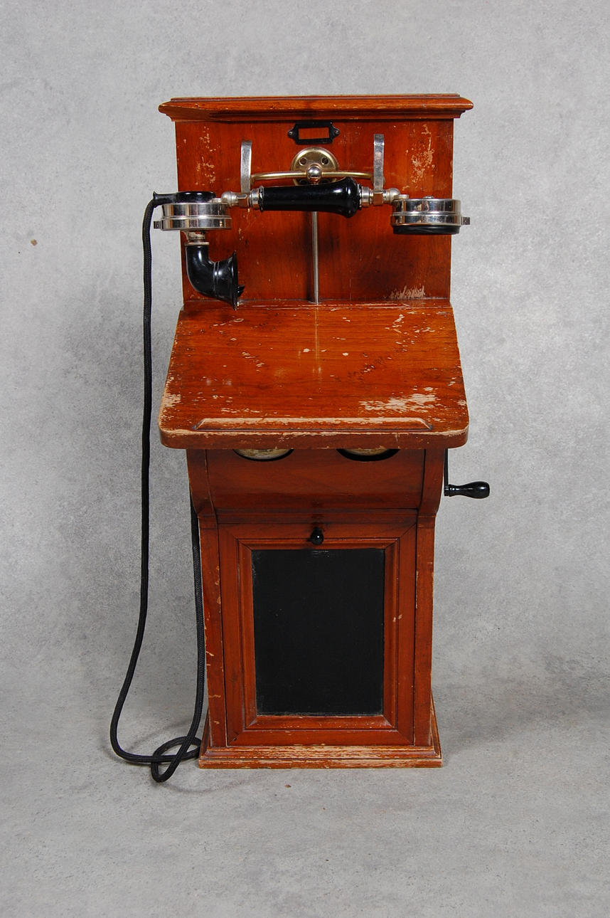 VÄGGTELEFON, 1900-tal.