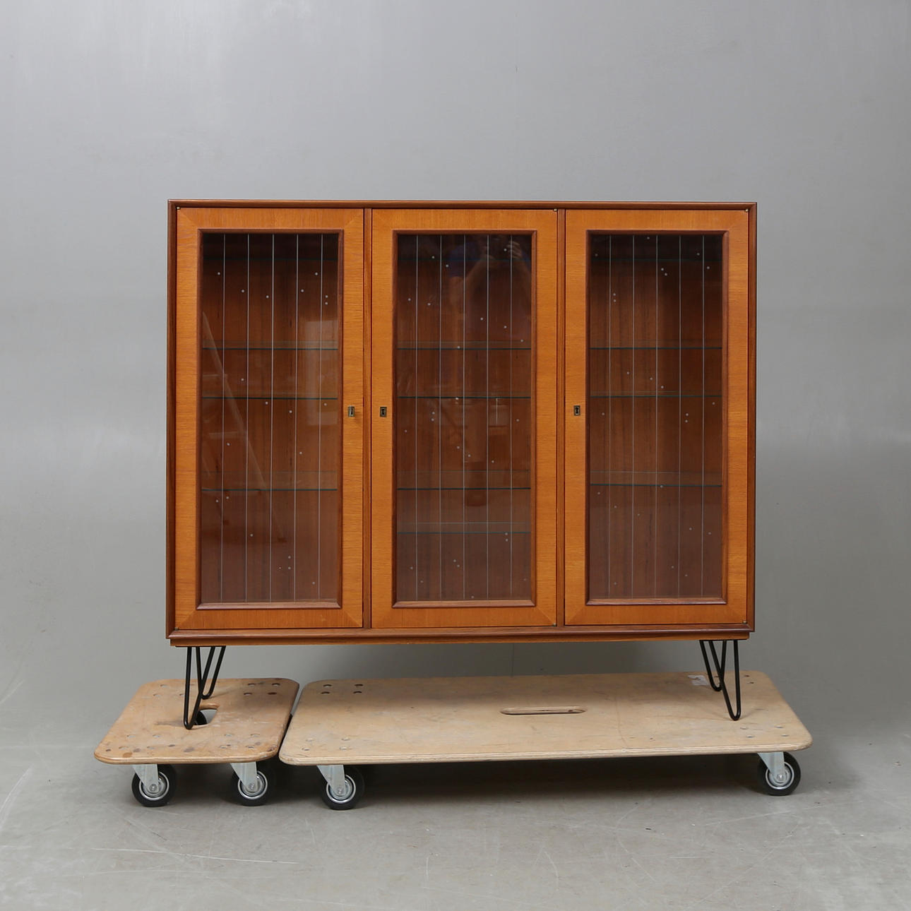 VITRINSKÅP, 1950/60-tal.