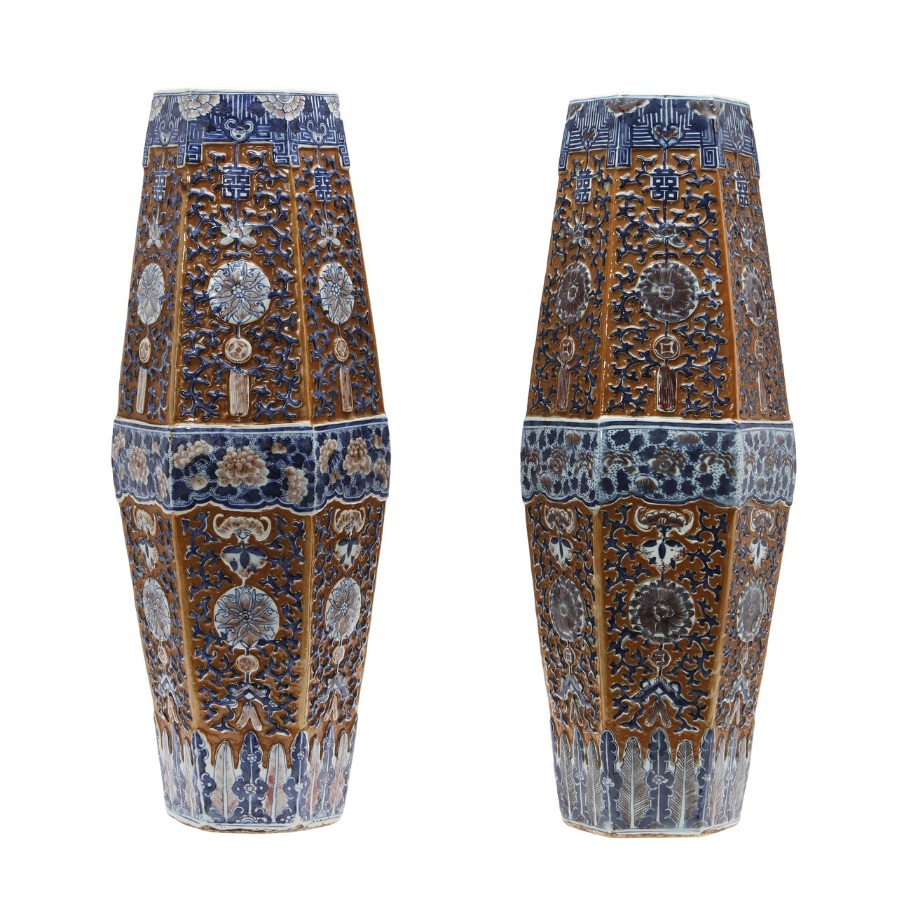 GOLVVASER, ett par, porslin. Kina, 1800-tal.