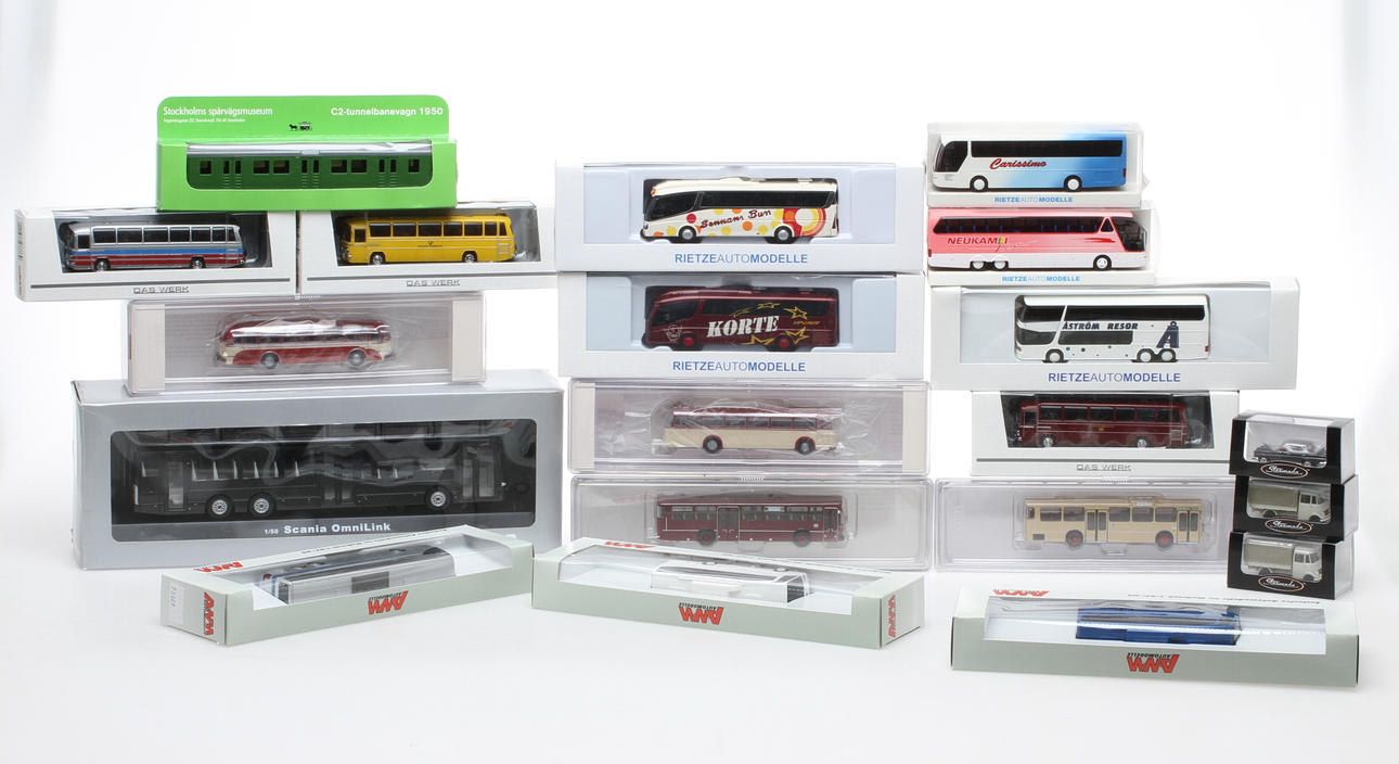 MODELLBILAR HERPA, RM, AWM, BREKINA med flera cirka 20 delar i originalkartong.