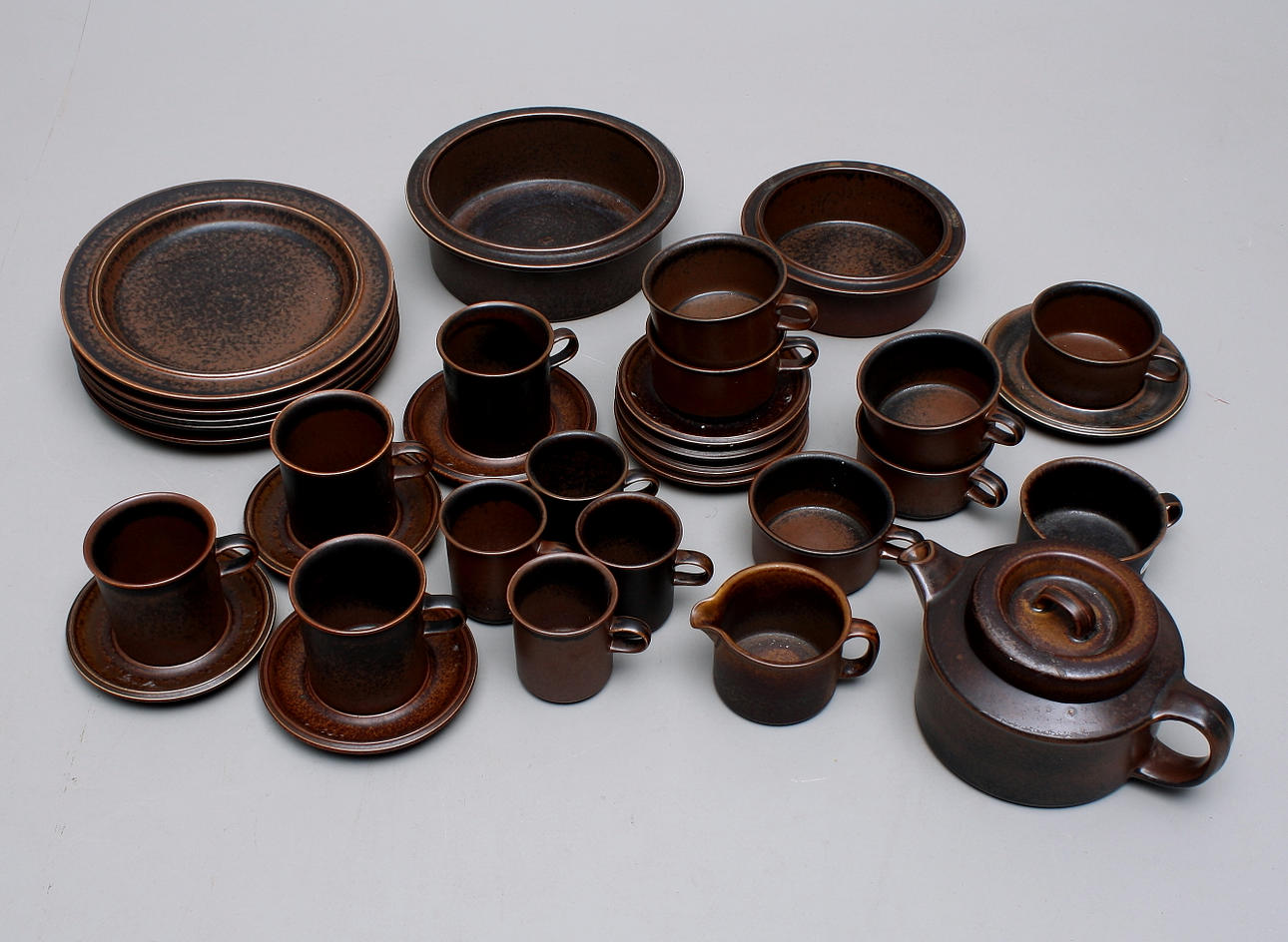 SERVISDELAR 34 delar Arabia Ruska, Ulla Procopé.