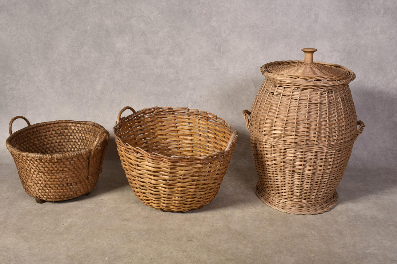 BASKETS 3 straw baskets, leaf basket, laundry basket 1900s.
