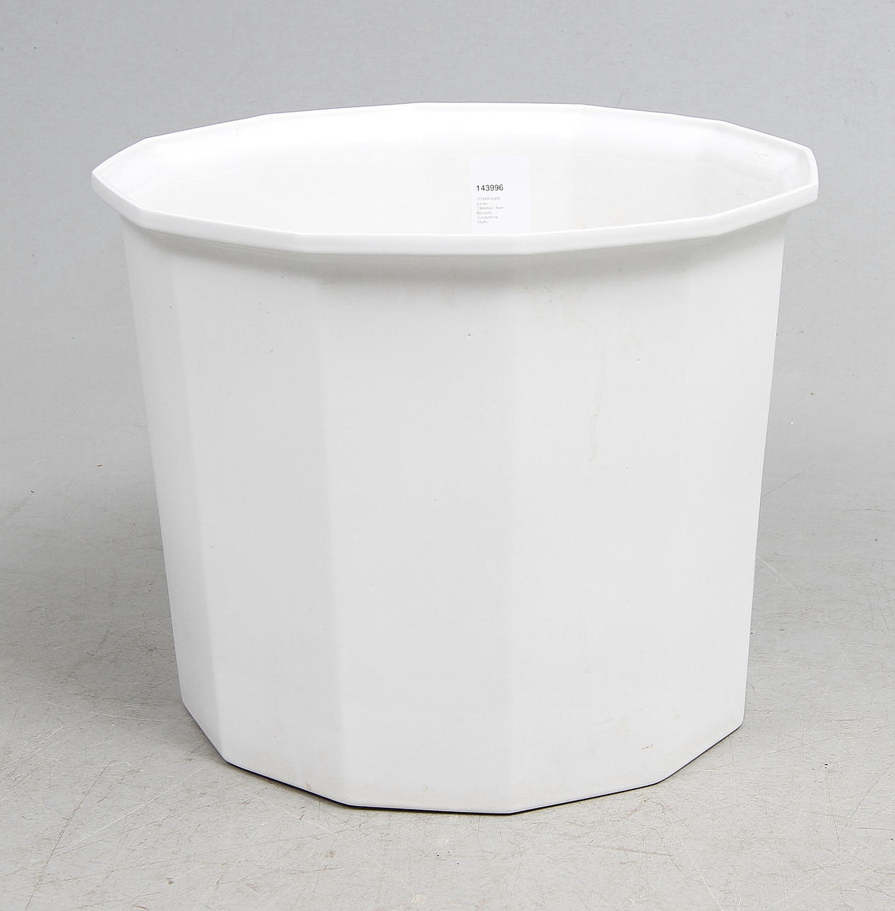 YTTERFODER, porslin, "Oktavius", Karin Björquist, Gustavsberg Studio.