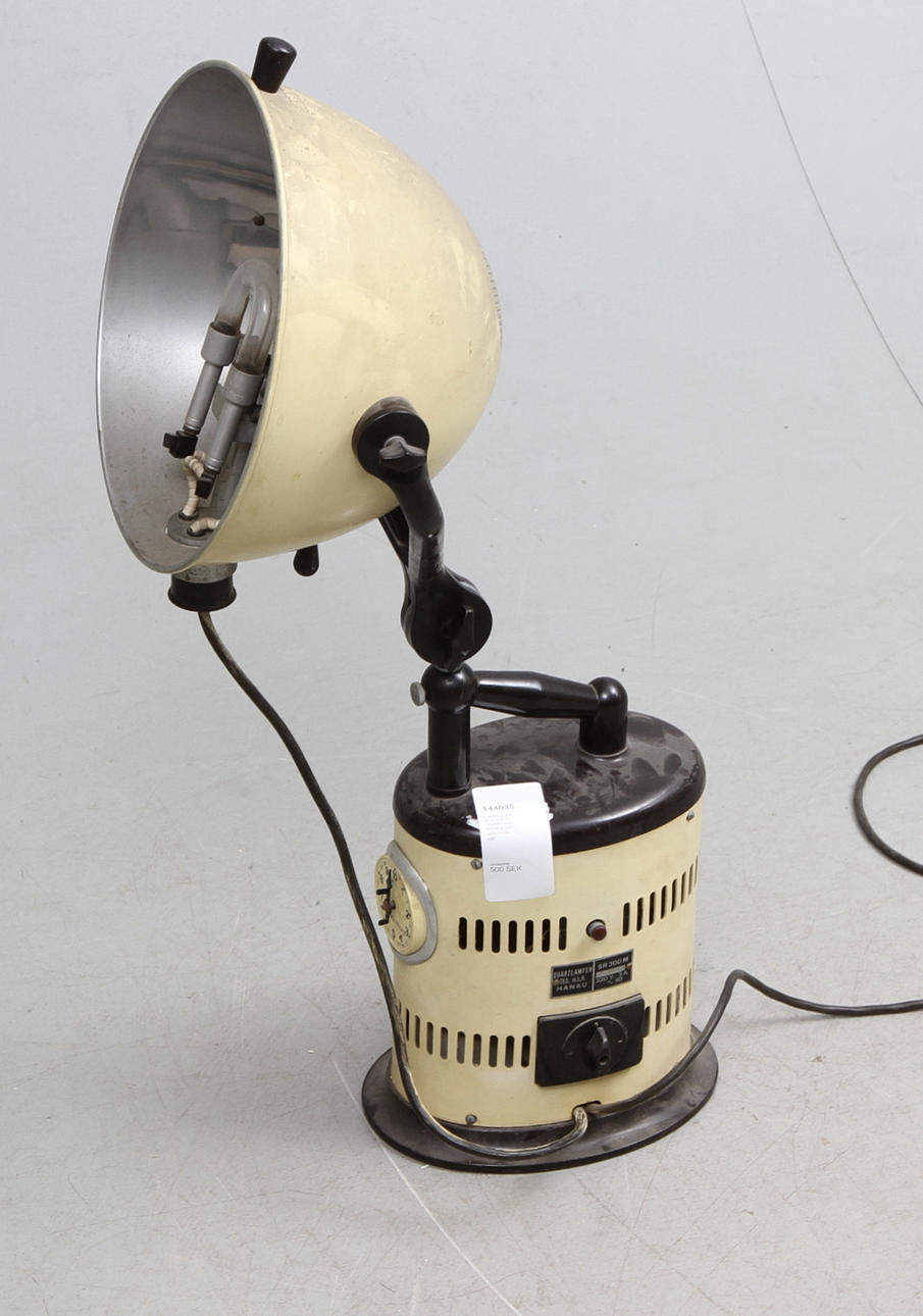 LÄKARLAMPA/SOLLAMPA, Original Hanau, Tyskland 1900-talets första hälft.