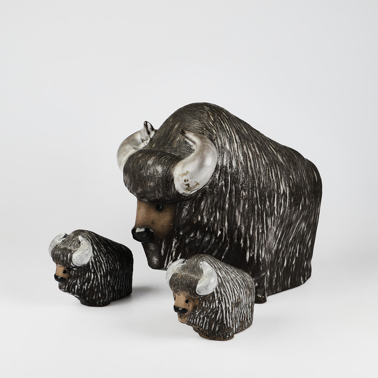 FIGURINER, 3 stycken, keramik, bisonoxar, Göran Andersson, Upsala 