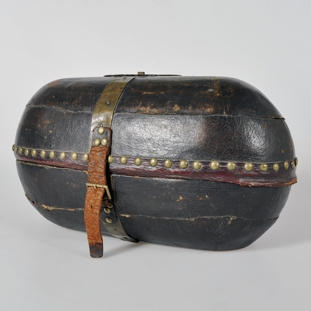 ESTUCHE PELUCAS BARROCO SIGLO XVIII.