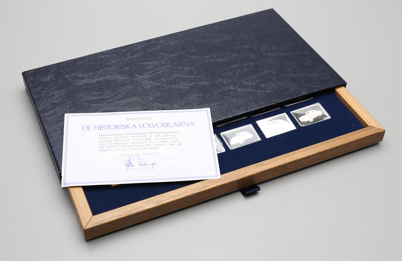 PLAKETTER, 12 st, Sterling Silver, Volvo 1927-77, vikt ca 229 gram.