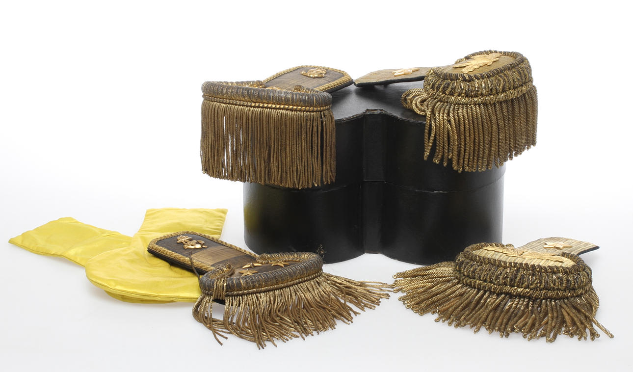 EPÅLETTER, 2 par, 18/1900-tal.