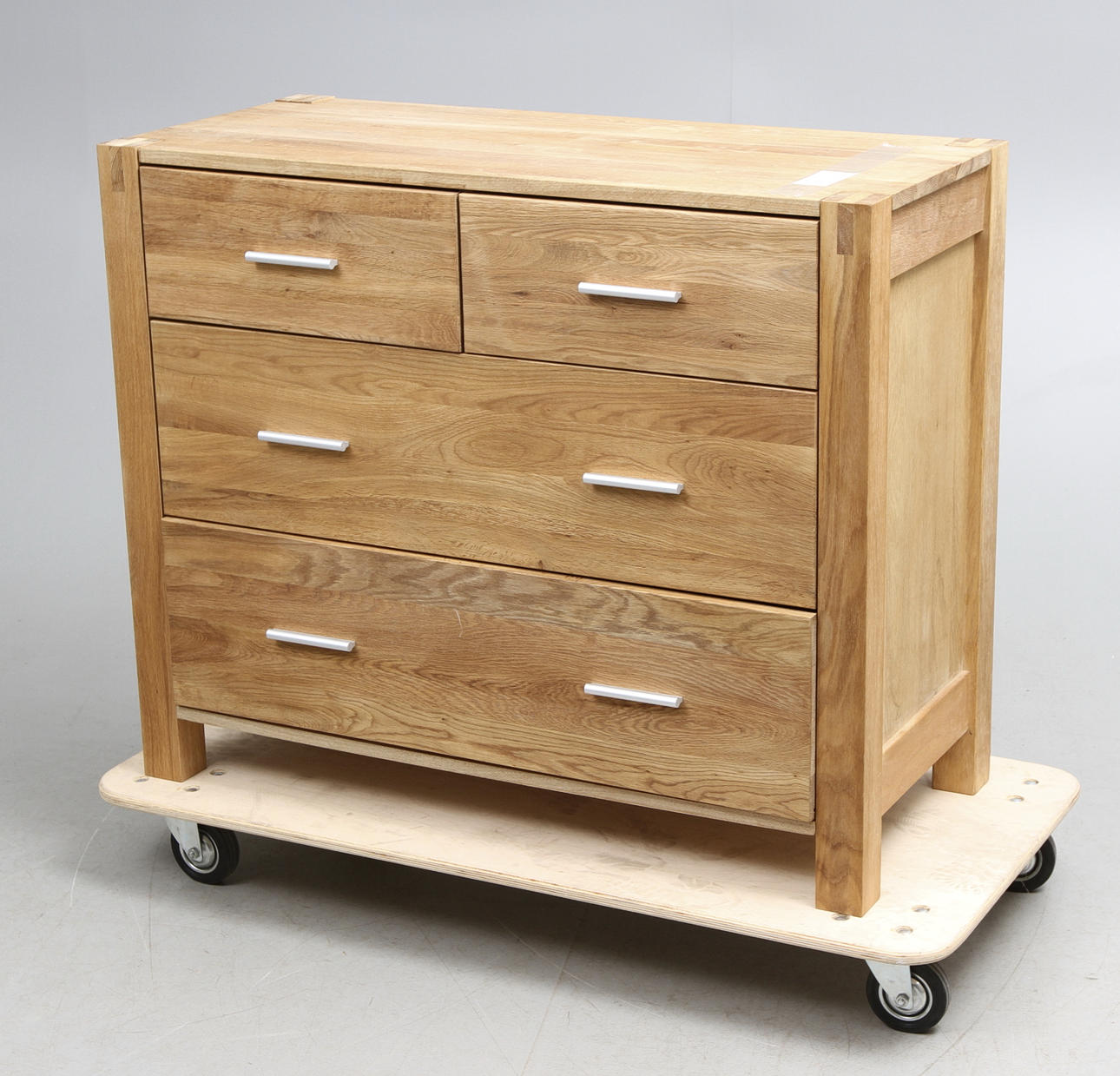 BYRÅ, modern, ek, modern tillverkning.