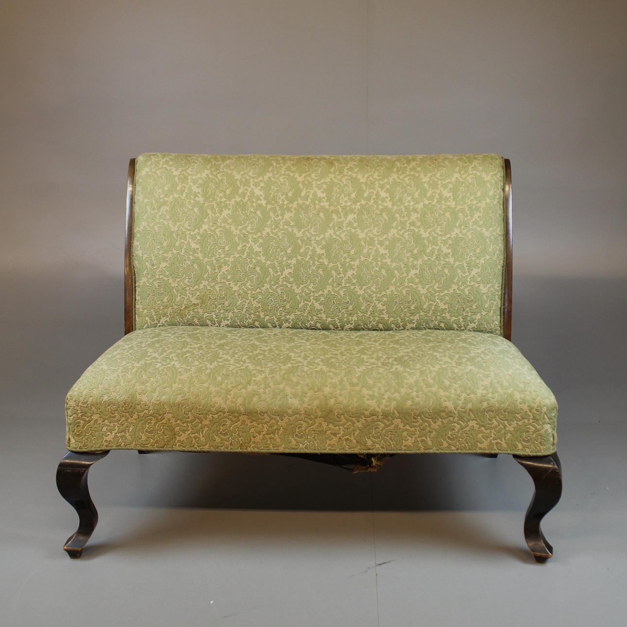 SOFFA, liten utan armstöd.