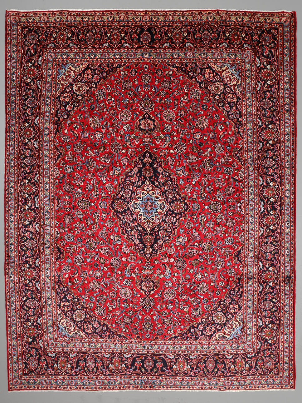 MATTA, persisk, Mashad, 382 x 292 cm.