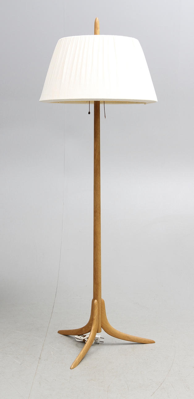 GOLVLAMPA, ek, 1900-talets andra hälft.