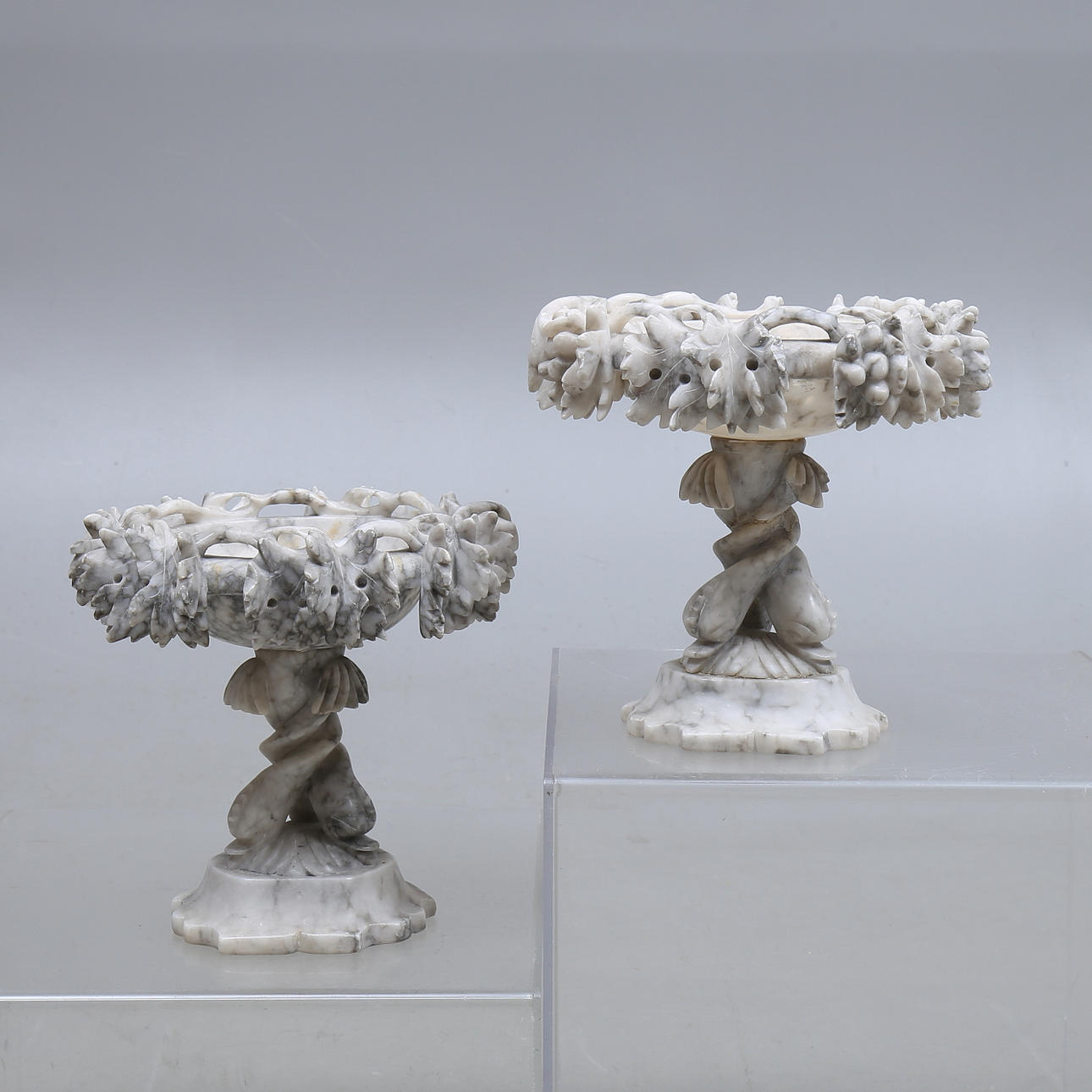 SKÅLAR, 2 st, alabaster, 18/1900-tal.