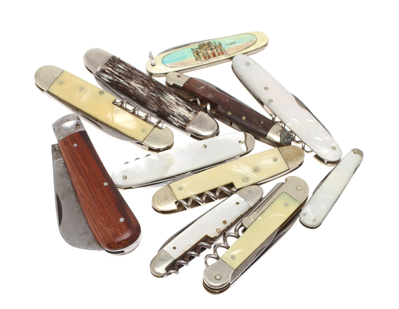 PARTI FICKKNIVAR, 11 st, handtag i pärlemor, plast och trä, 1900-tal.