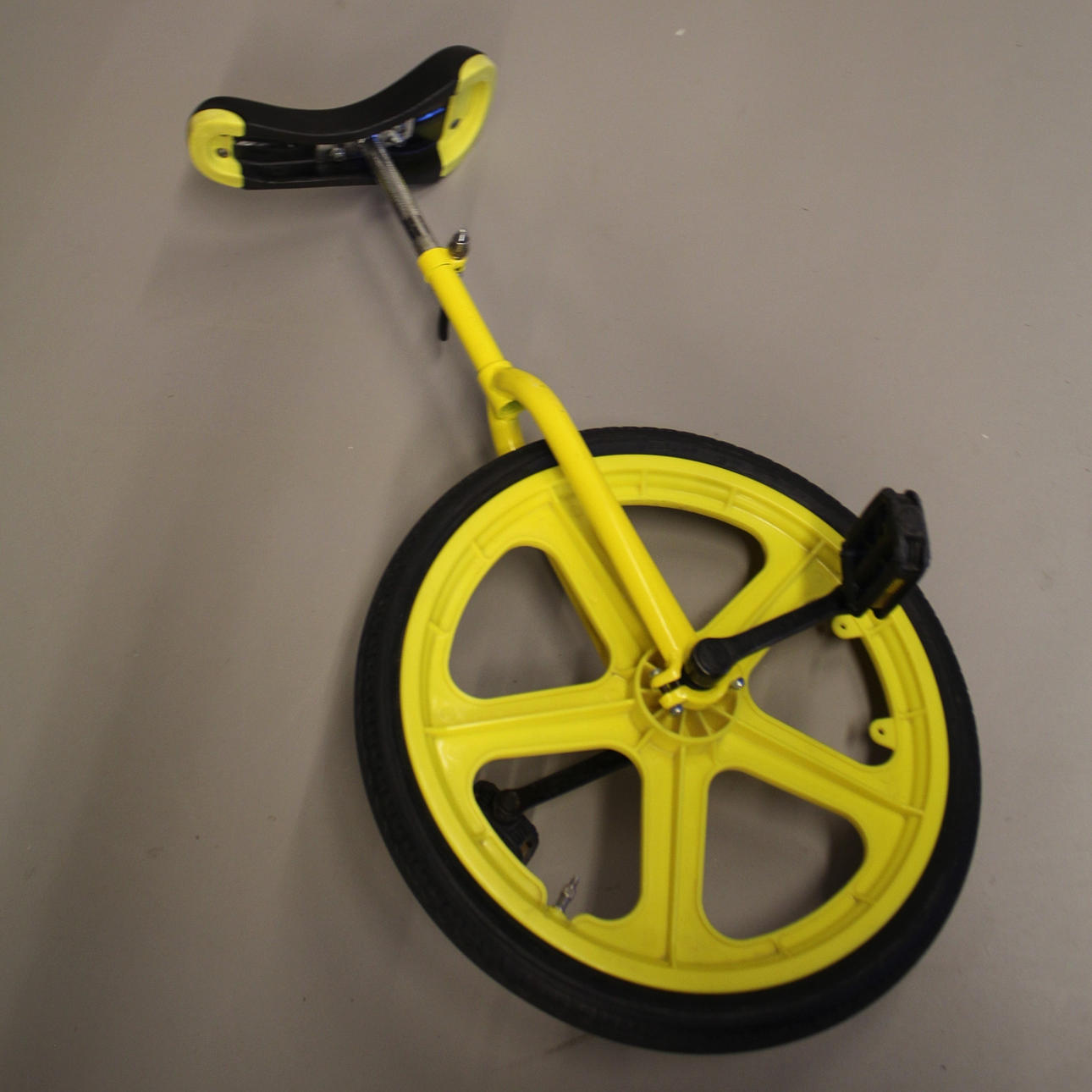 ENHJULING, 20 tum, med plast ekrar.