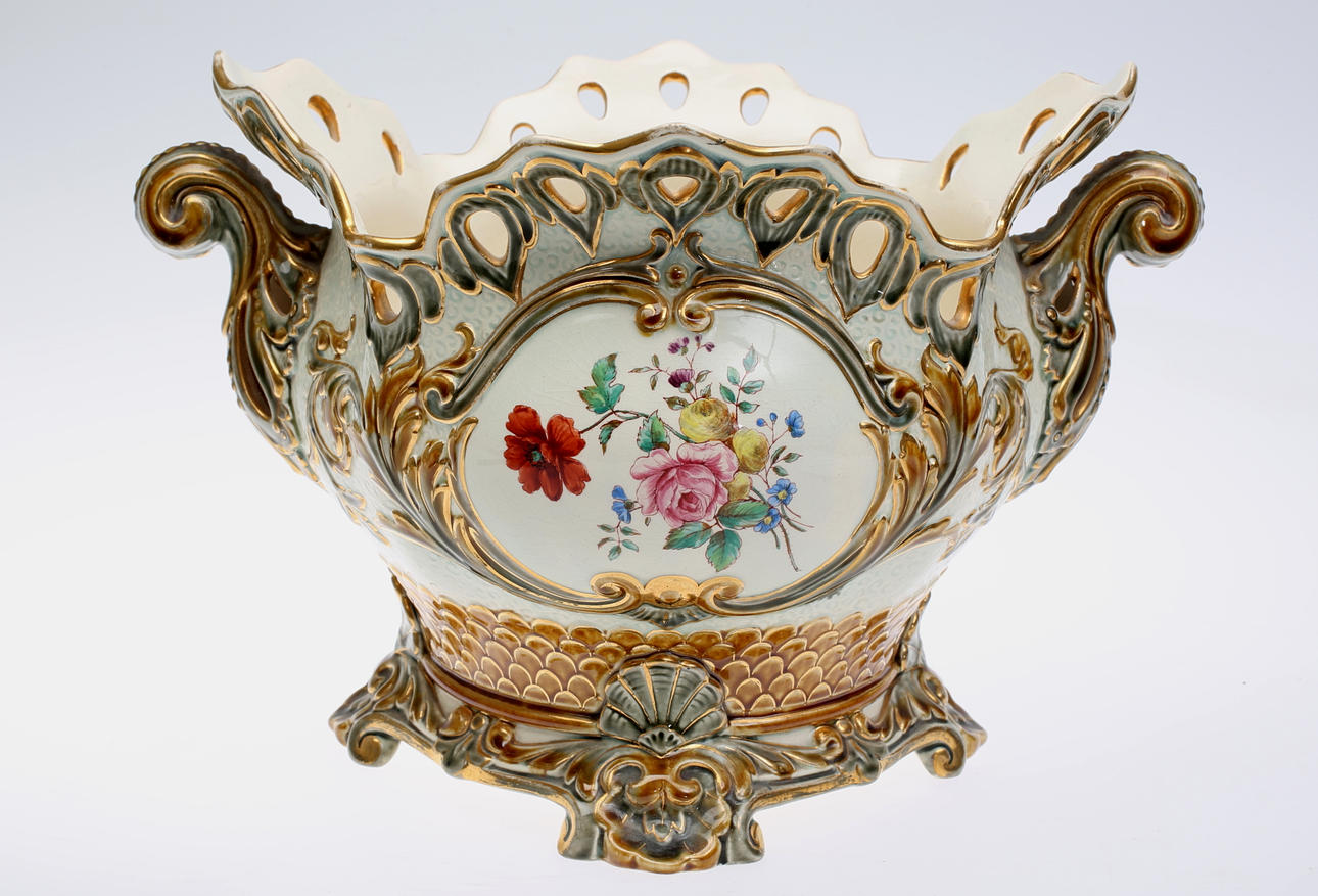 PRAKTSKÅL. Majolika, Rörstrand 1880/90-tal.