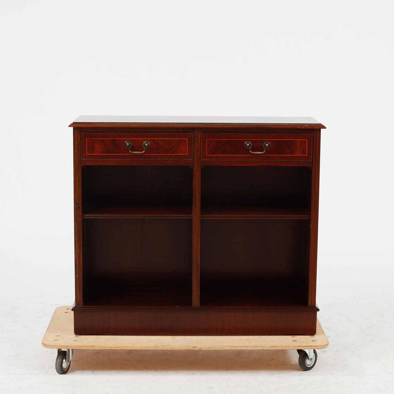 HYLDE, engelsk stil, 20. århundrede.