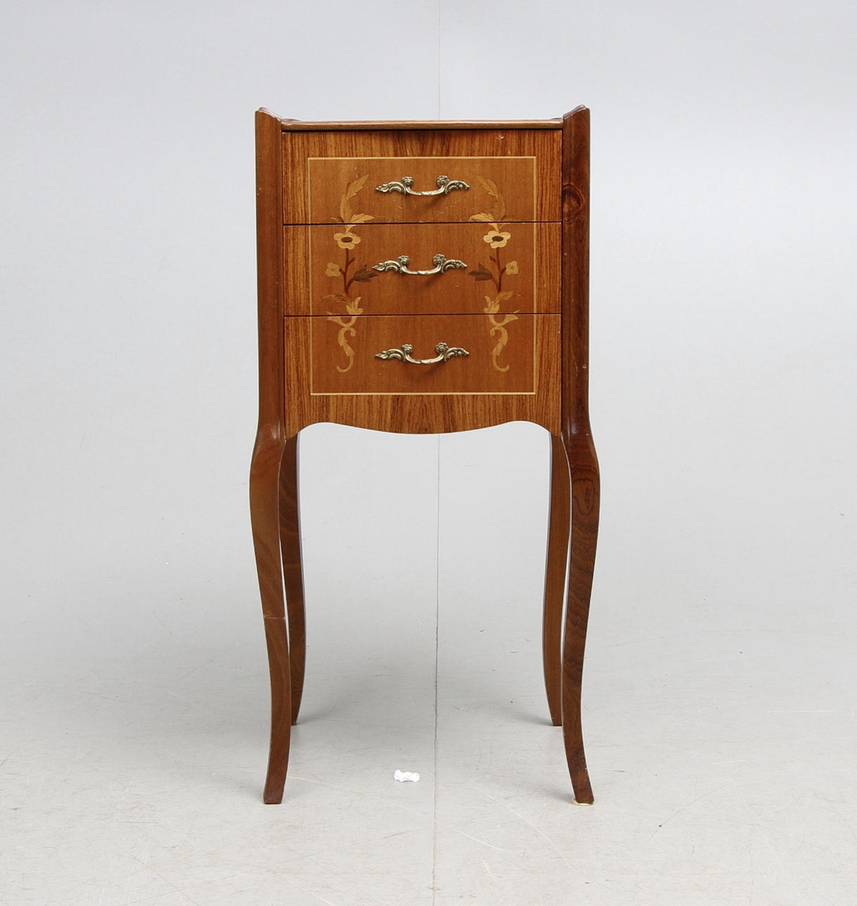 BYRÅ, intarsia, rokokostil, 1900-tal.