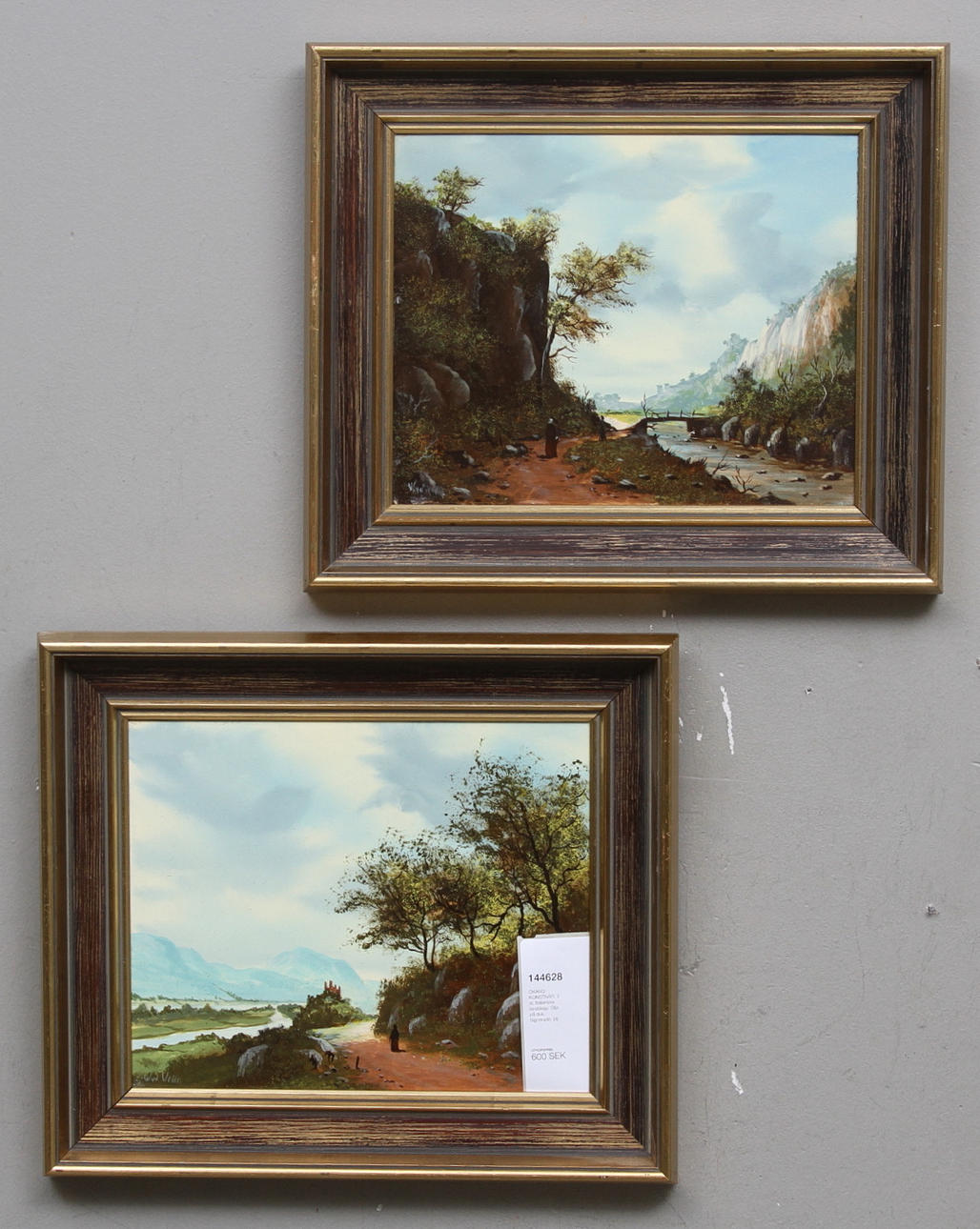 OKÄND KONSTNÄR. 2 st. Italienska landskap. Olja på duk. Signerade.