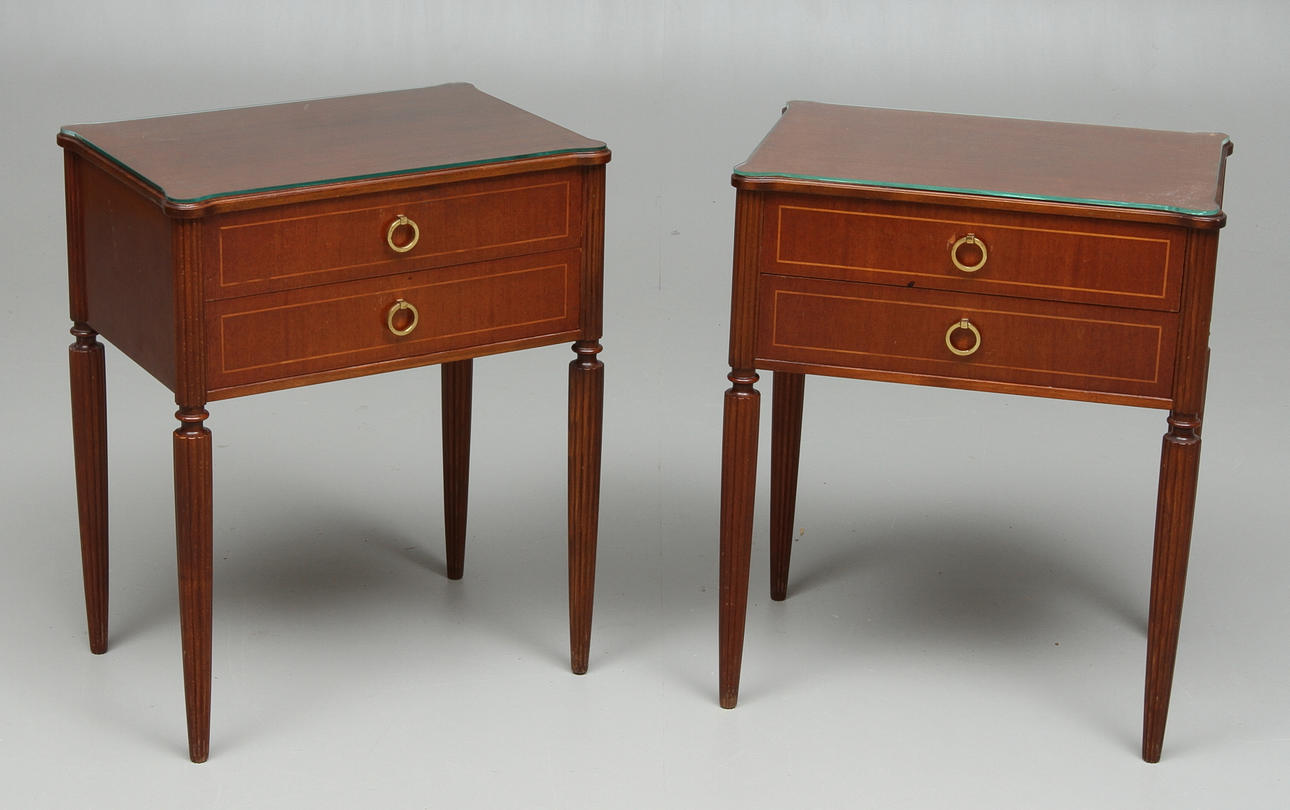 SÄNGBORD, 1 par, mahogny, 1900-tal.