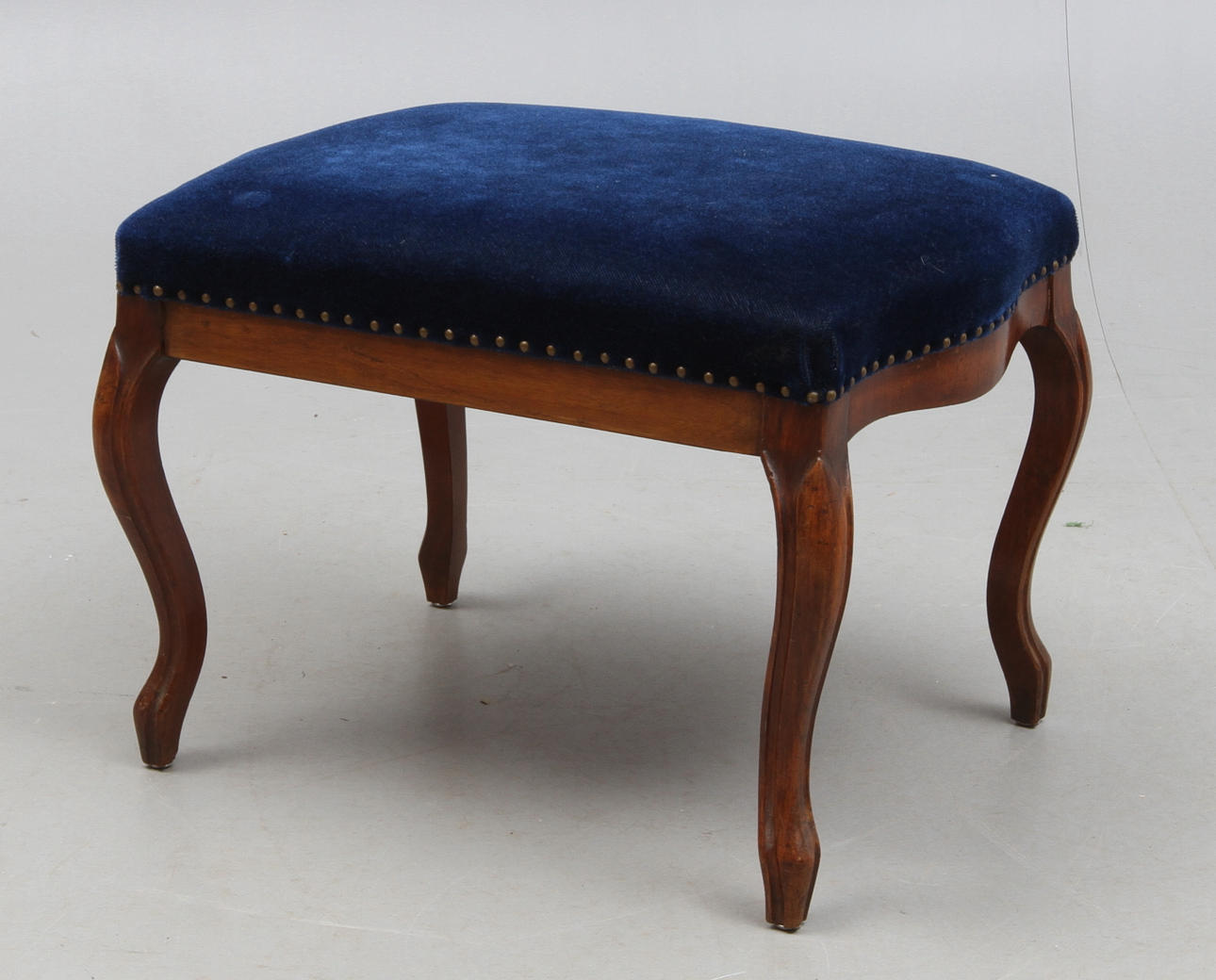 TABURETT, nyrokoko, omkring 1900.