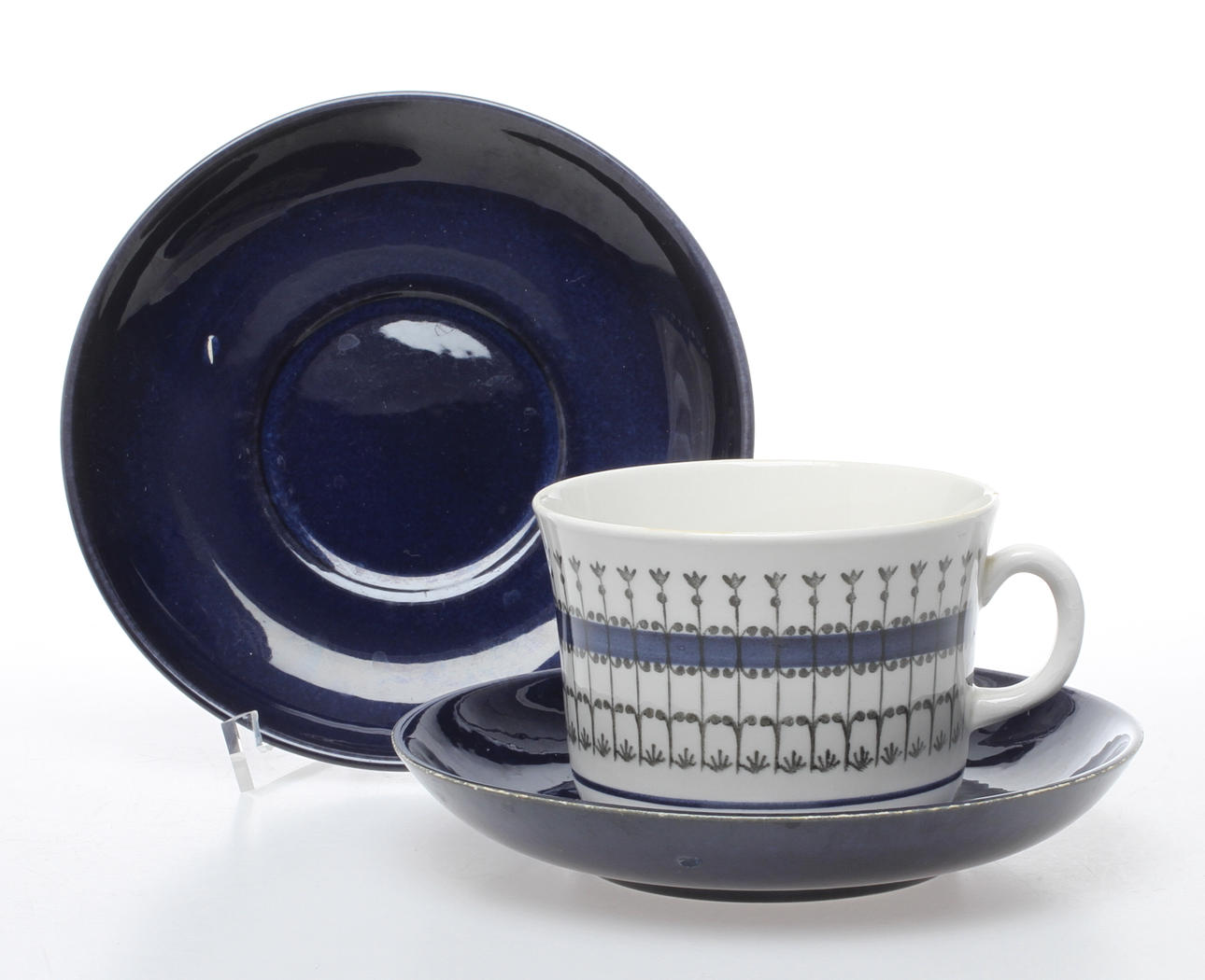 TEKOPPAR MED FAT, 6 delar, "Smide", Gefle, 1900-tal.