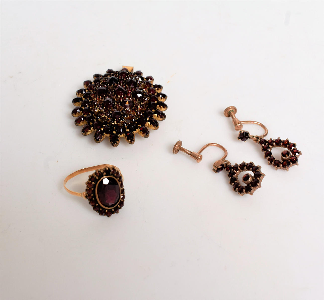 GUARNICIÓN 4 piezas granadas.