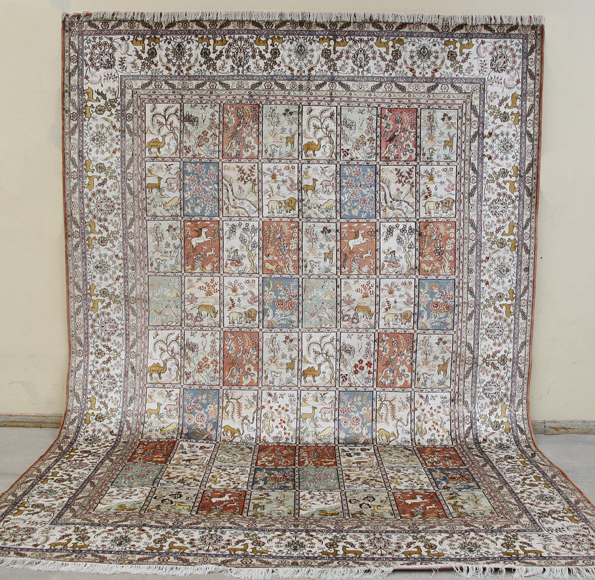 MATTA, Orientalisk, silke, figural, Kashmir, 438 x 303 cm.