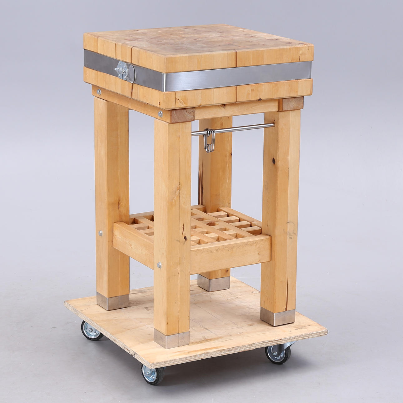 Chopping block/butchering bench for cutting meat.