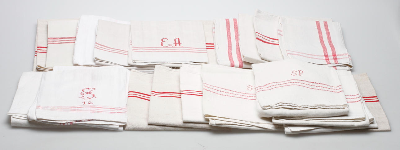 HANDDUKAR, linne, 1900-tal.