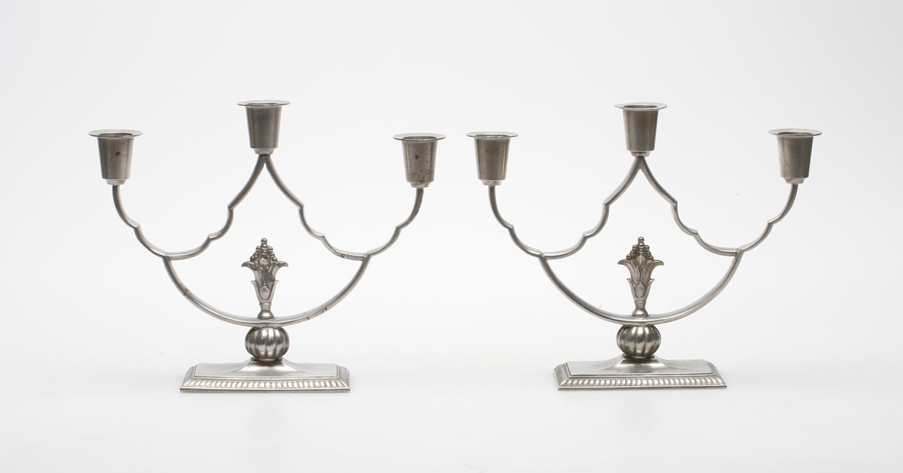 KANDELABRAR, ett par, tenn, CG Hallberg, 1930/40-tal.