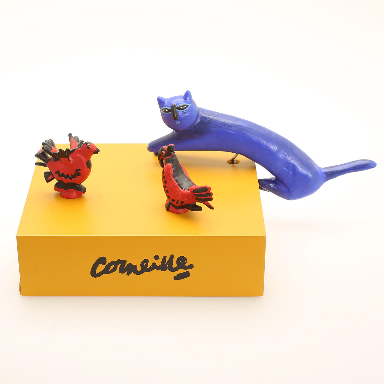 BEVERLOO CORNEILLE. Sculpture, Chat bleue et deux oiseaux", signed.