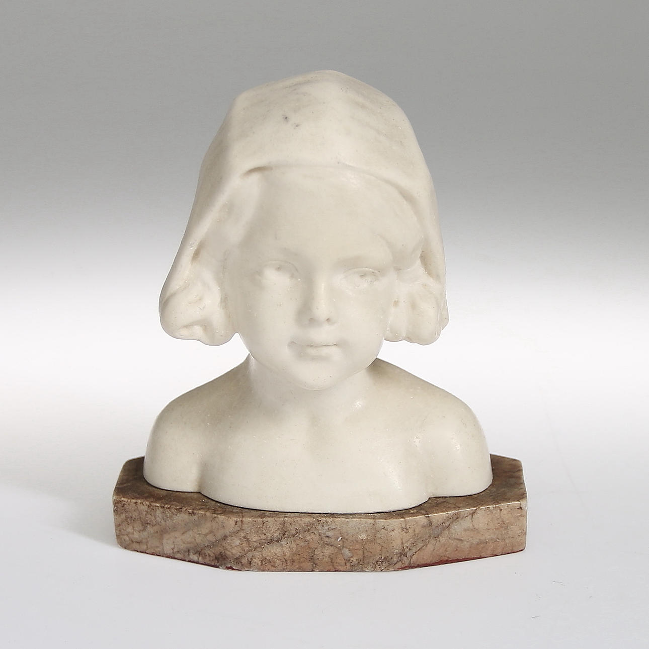 FIGURIN, alabaster, Fritz Koschendörfer, Hofkunstanstalt, nr 6926101147, München, 1891.