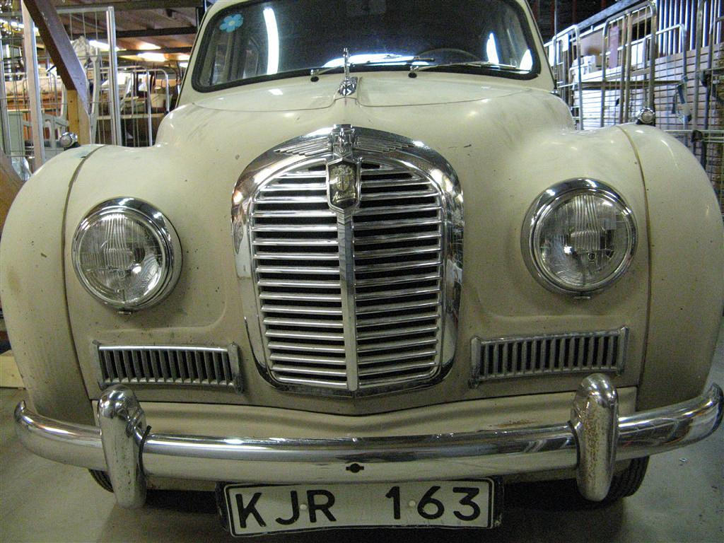 PERSONBIL, Austin A40, beige, årsmodell 1952, KJR-163 + reservdelsbil o reservdelar.