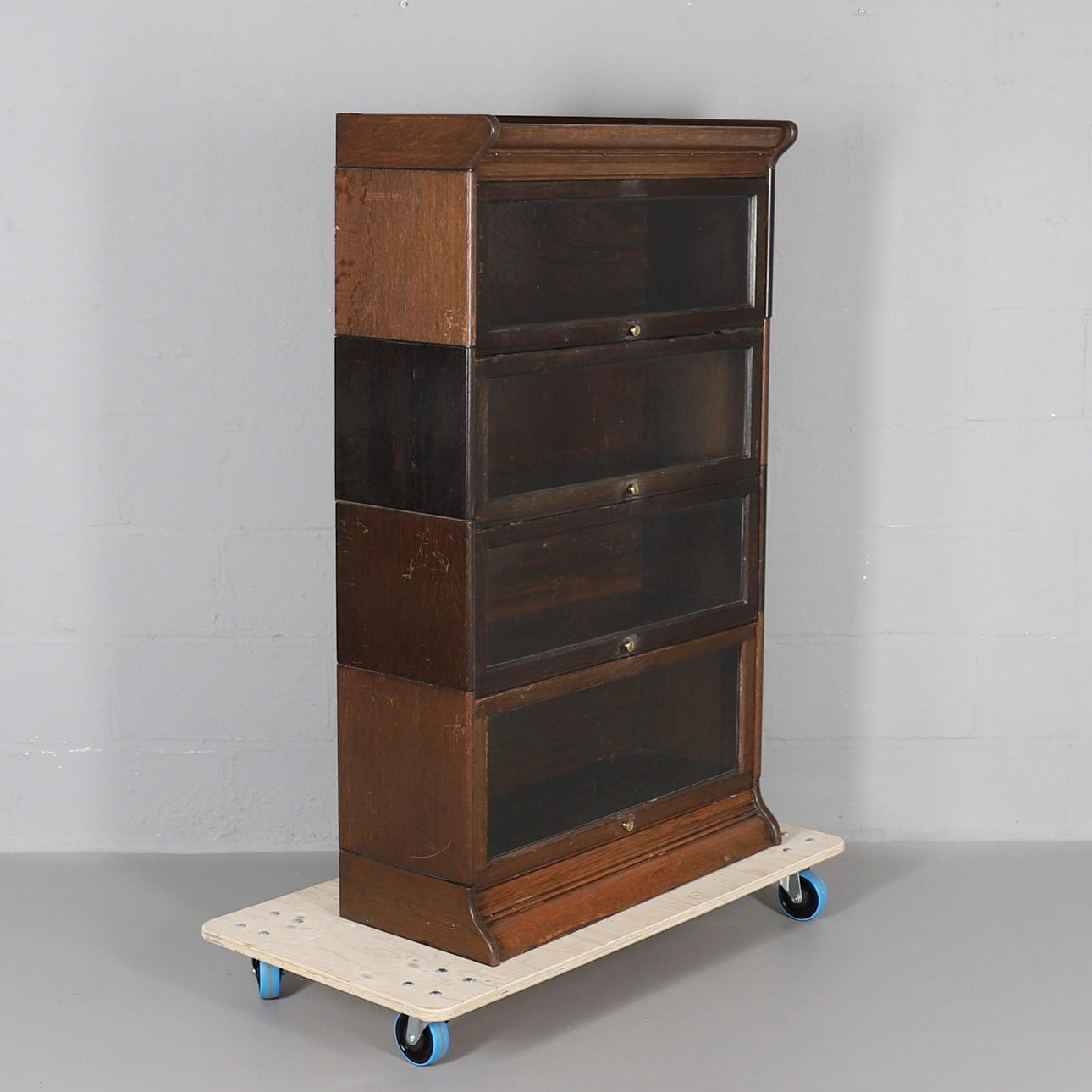 EN FIRE AFSNIT GLASERT STABLEBOGREASE.