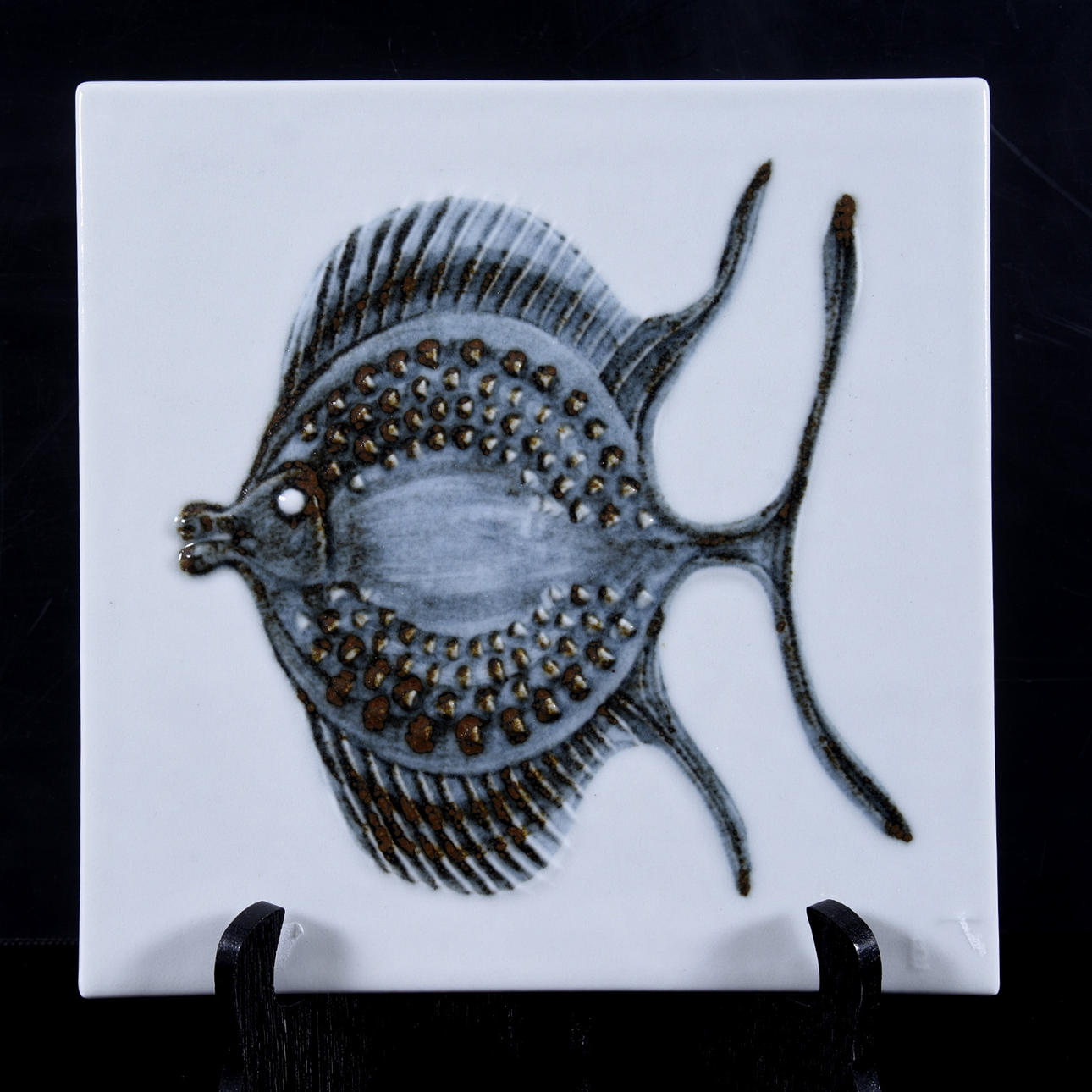 SEINÄRELIEF, posliini, "Galleria" Bertil Lundgren, Rörstrand.