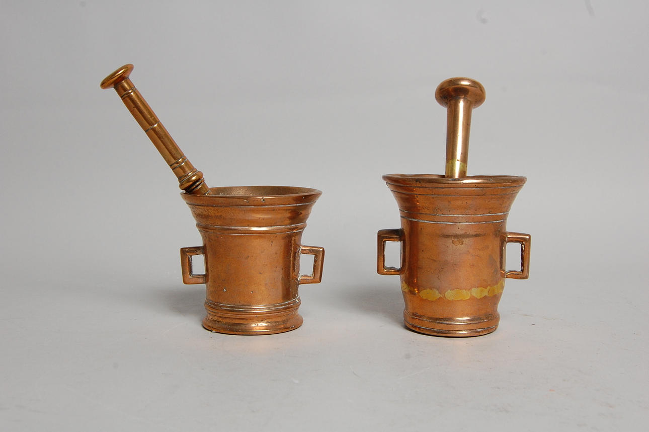 MORTLAR, 2 st, 1700-tal.