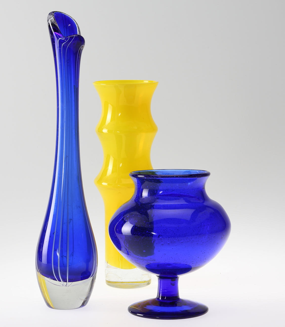 PARTI GLASVASER (3). Bl a Erik Höglund.