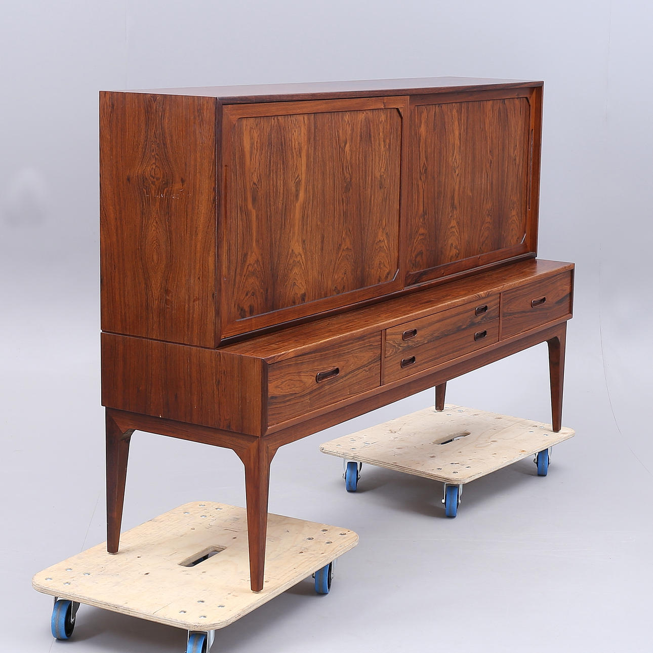 POUL HUNDEVAD. Skænk, jacaranda, Danmark.