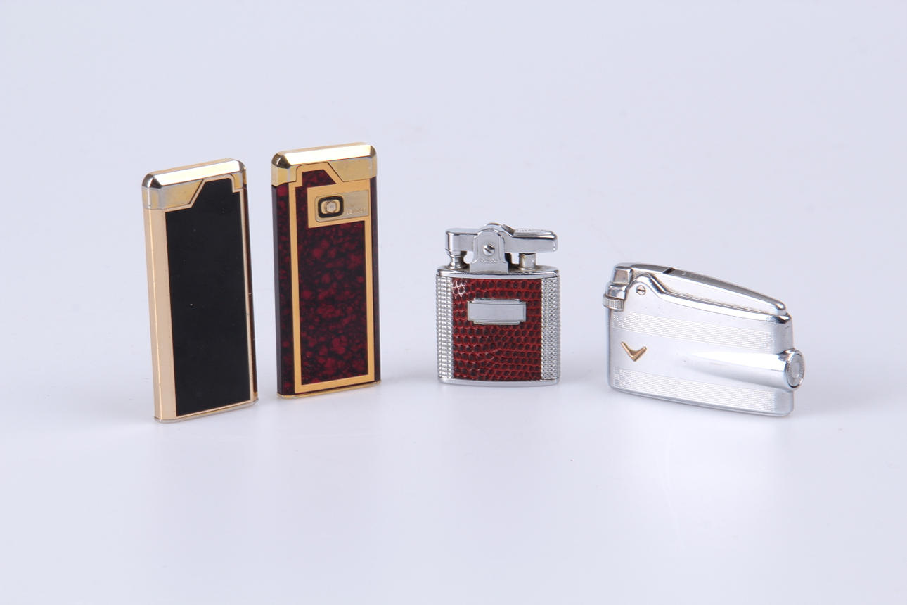 TÄNDARE, 4 st, Ronson och Win.