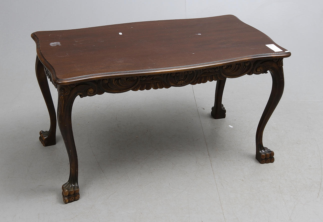 SOFFBORD, Chippendale-stil, 1900-talets första hälft.